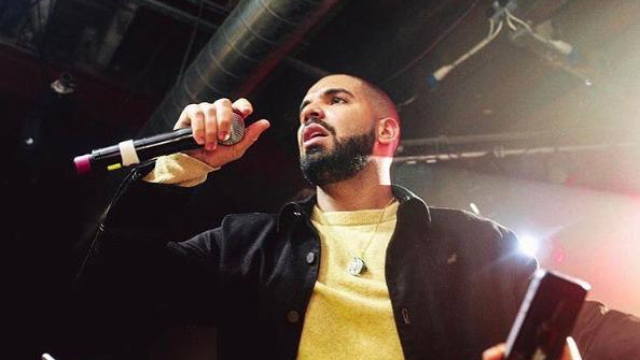 Drake Crashes London Show