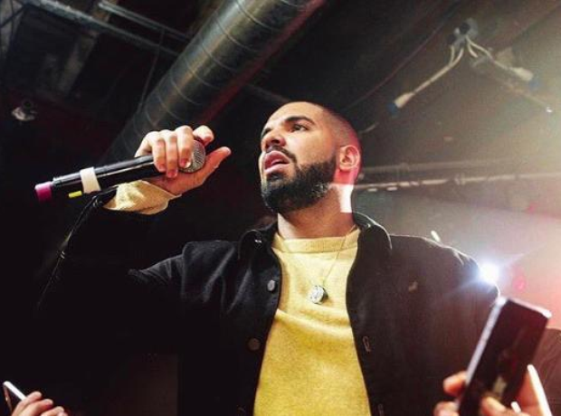 Drake Crashes London Show