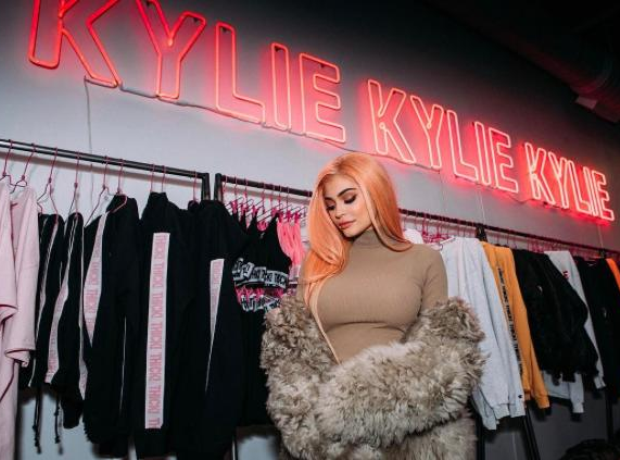 Kylie Jenner Pop Up