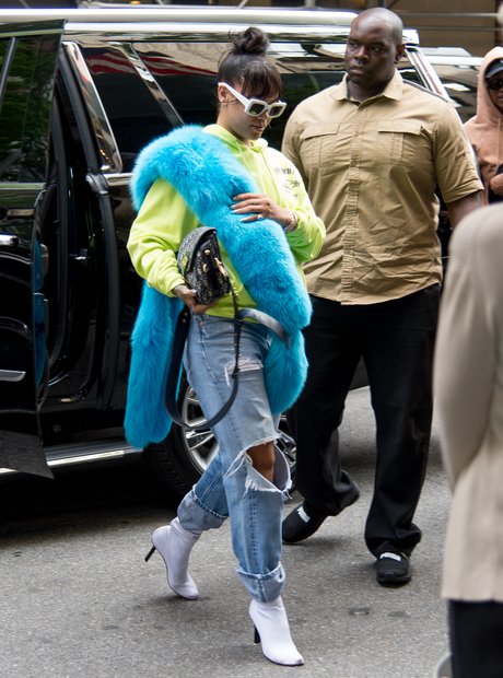 Rihanna Returns to Her Hotel After Day Out in NYC: Photo 4924557