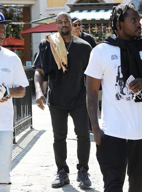 Kanye West Yeezy runner black