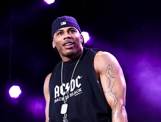 Nelly performing