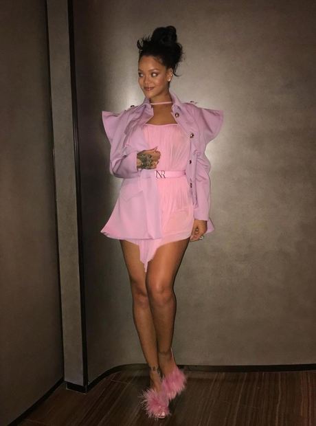 Rihanna Height