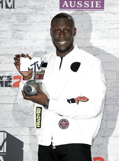 Stormzy wins the Worldwide Act award at the EMAs 2