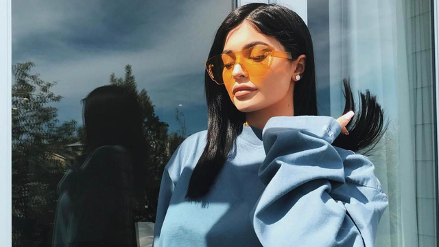 ‘Pregnant’ Kylie Jenner Pictured With ‘Baby Bump’ Near Hidden Hills ...