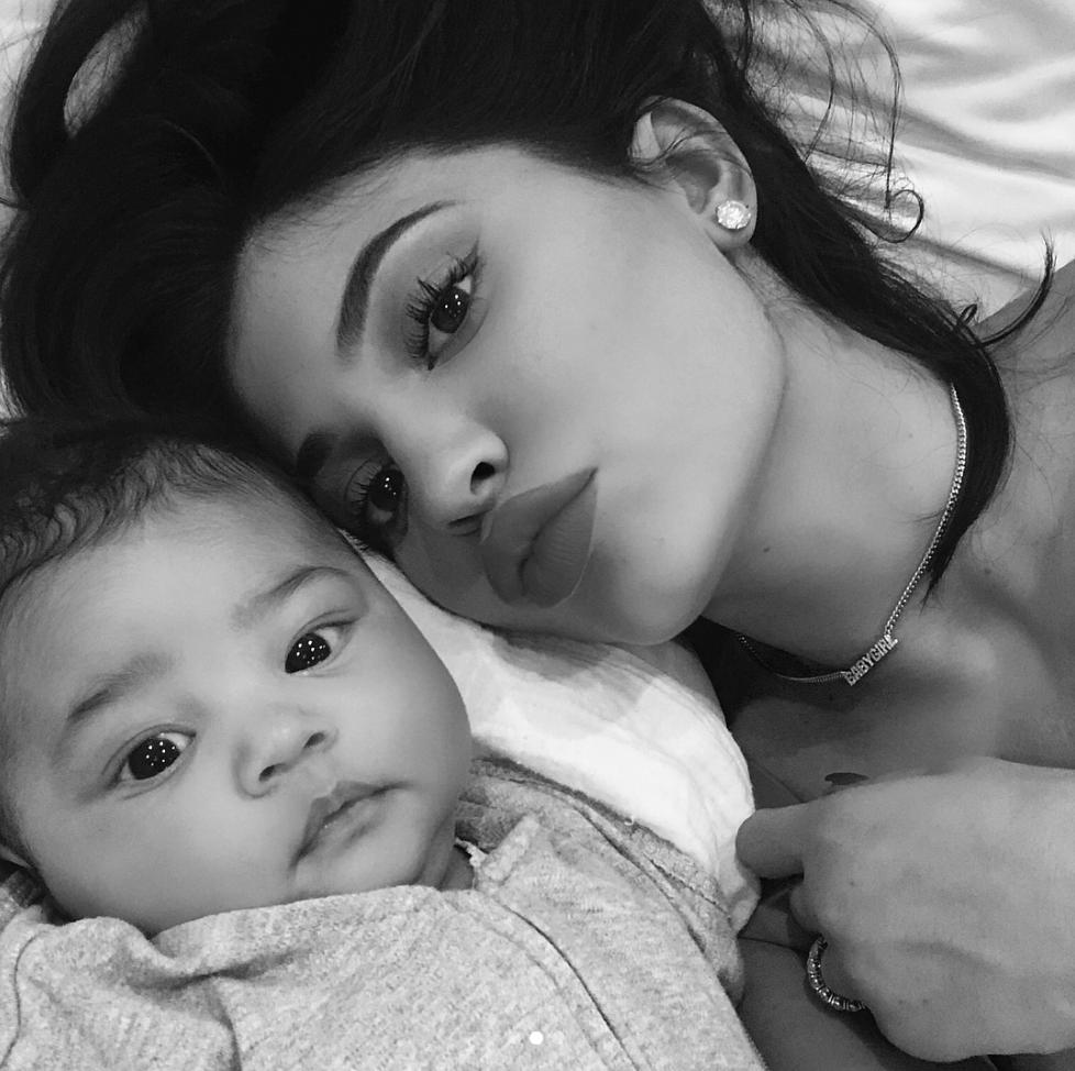 Kylie Jenner Shares First Selfies With Baby Daughter Stormi Webster ...