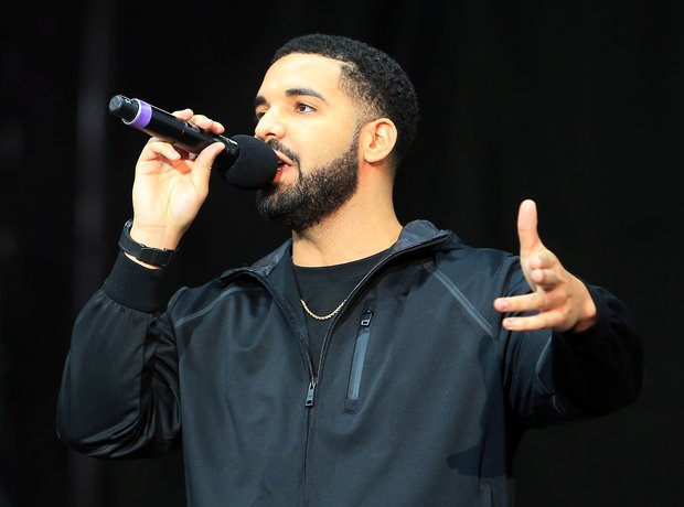 Drake singing on stage