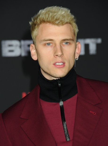 Machine gun kelly прическа